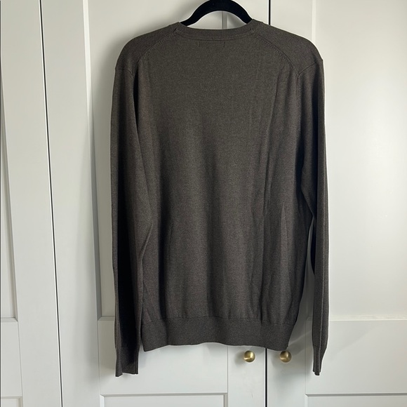 Banana Republic Men's Brown V-Neck Sweater | L - Picture 3 of 3